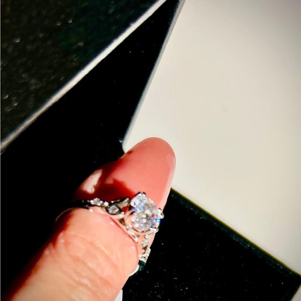 NWT SOLITAIRE GORGEOUS Ross-Simons Dazzling Silver Ring Sz 6.5
